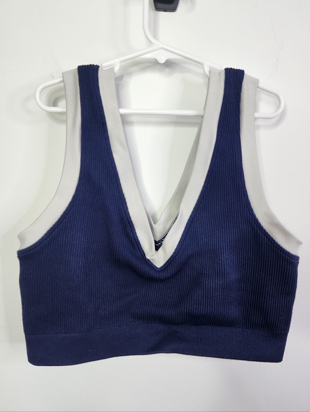 Ribbed Plunge V-Neck Sports Bralette in Navy White, Large